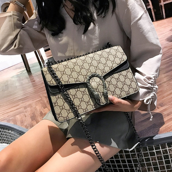 High quality luxury lady  bag 2019 New Retro PU lock lady Single Shoulder Bag Fashion printing chain oblique Bag